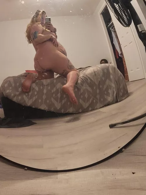 I got a hateful message today so I took some nudes about it 🥰