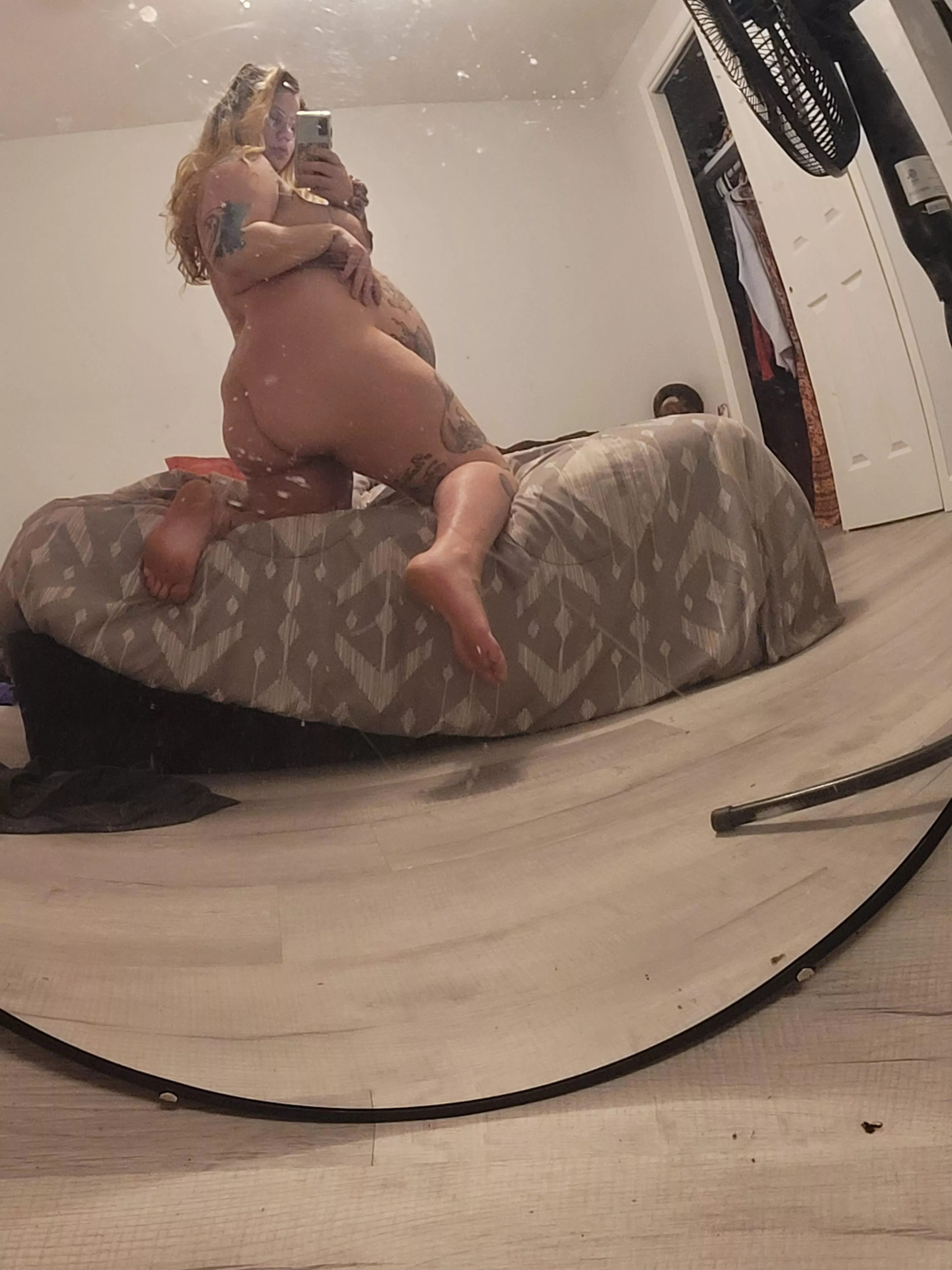 I got a hateful message today so I took some nudes about it 🥰