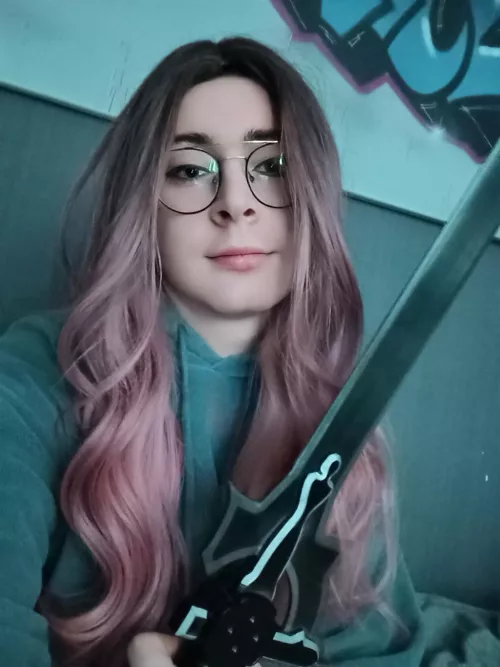 I have a big black sword 👉👈