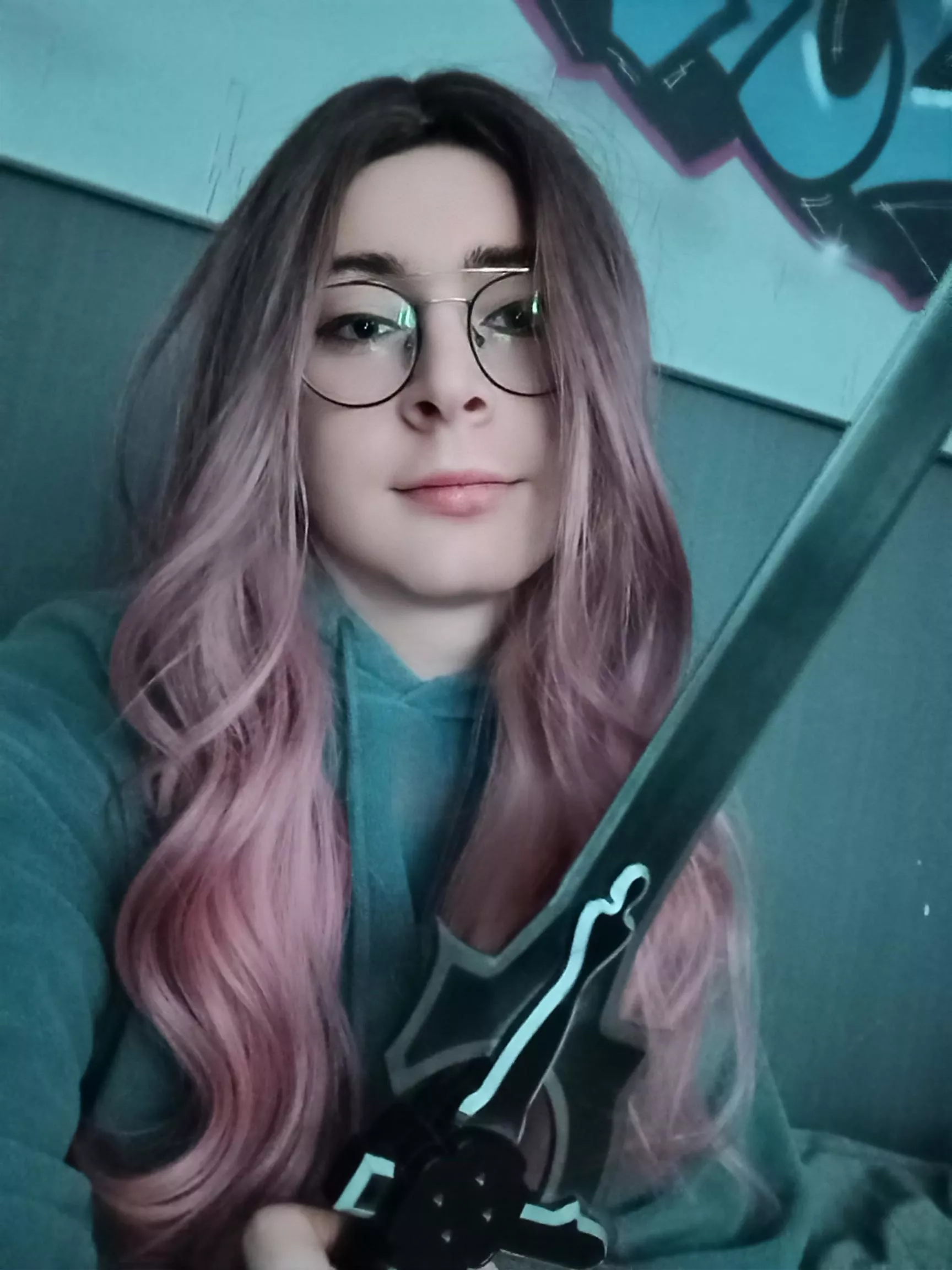 I have a big black sword 👉👈