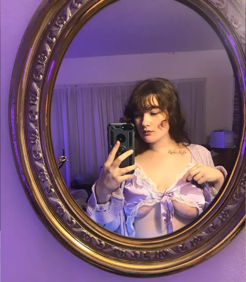 I love posing for you all in front of my mirror💕