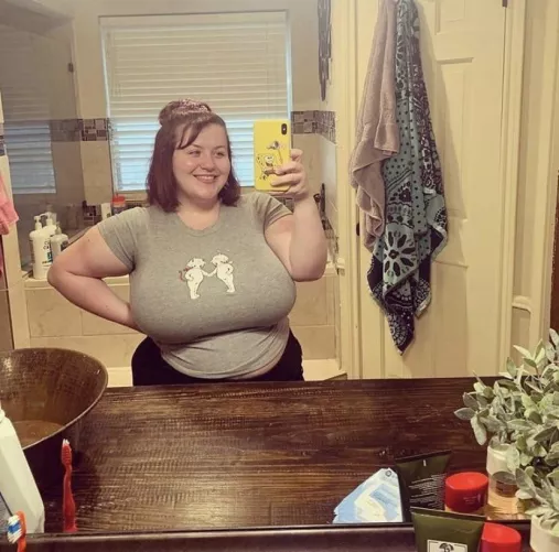 I think this T-shirt is too tight