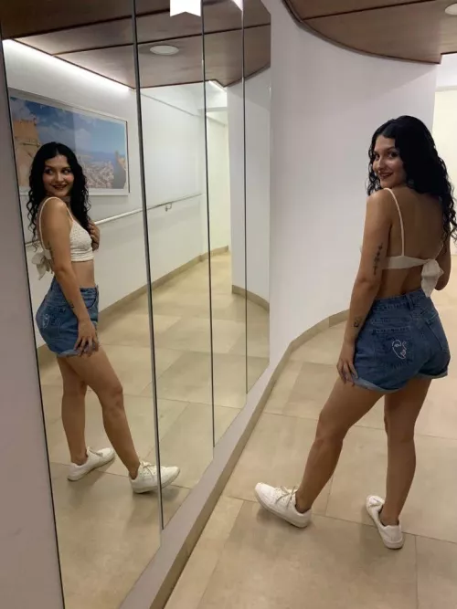 I want you to love me and only me..