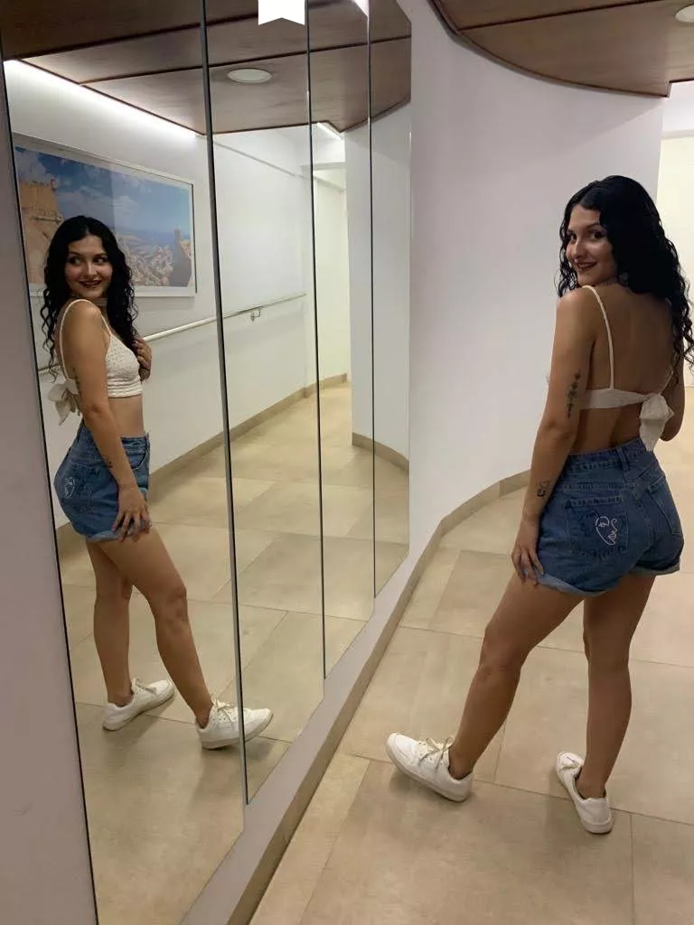 I want you to love me and only me..