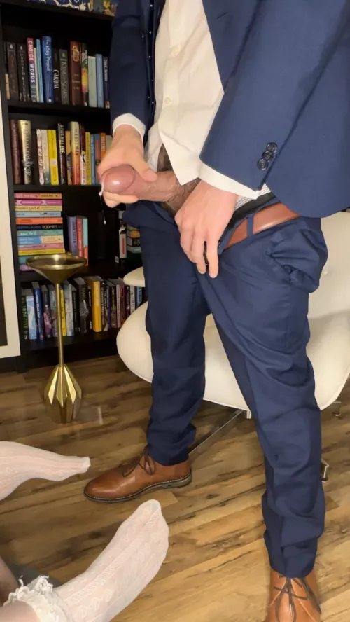 I’m gonna make a mess all over. 💦🍆