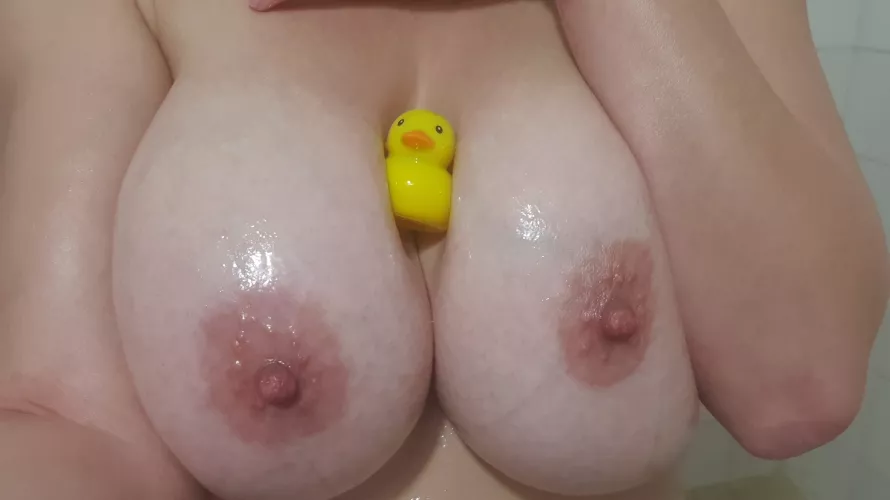 Just a mom playing in the shower🤓🐥🐤🐣