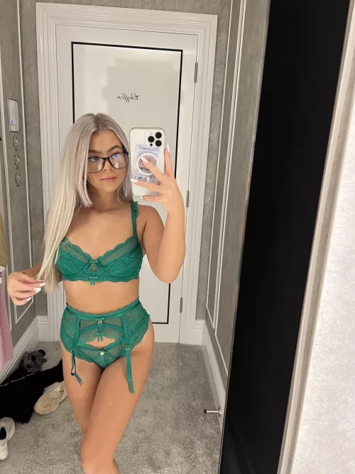 Let’s fuck in the changing room