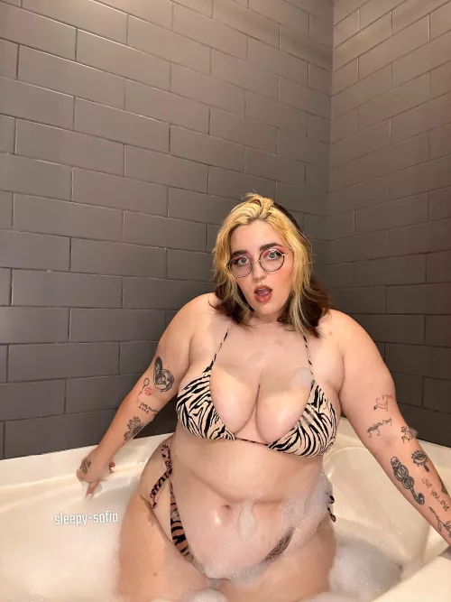 like a whale in this tub 🐋🛁