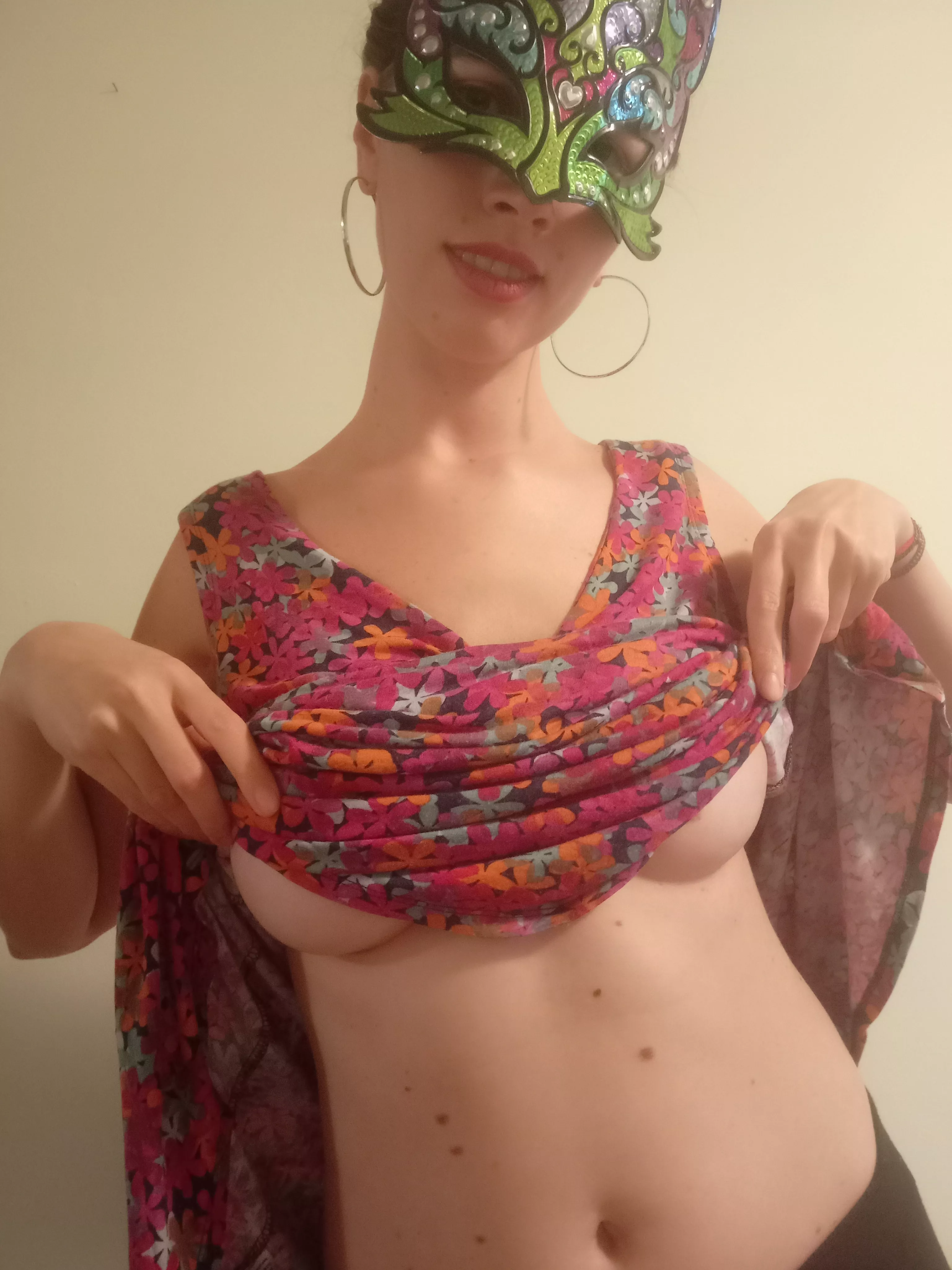 Long dresses with flowers are my favourites!!?!