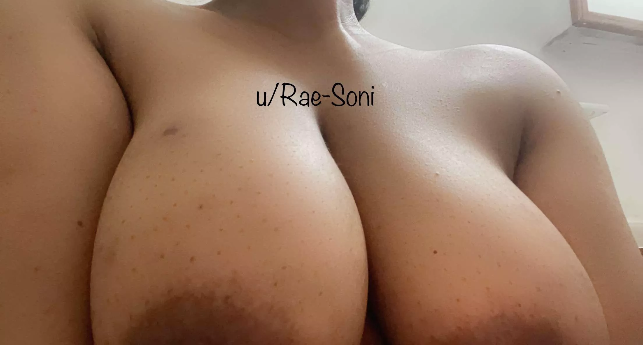 Main apne nipples nahi dikhati, Sharam ati hai 🙈 mujh jesi Pakistani kutia randi gashti ko koi chodna chahta hai? See my fat fucking boobs are missing a cock between em’ 👅 phele mere boobs mein dalo phir mun mein lund de do 😩