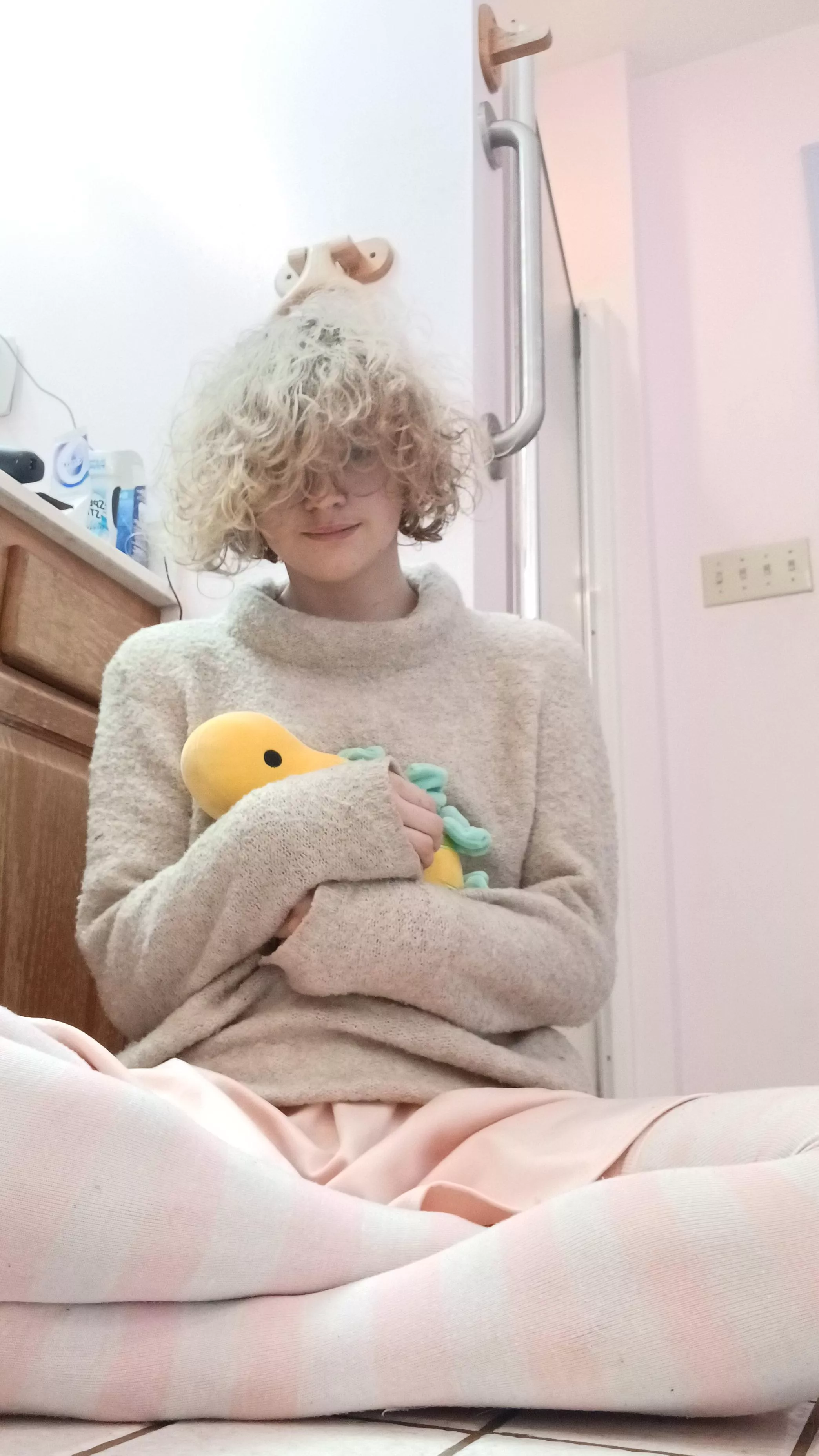 Me and steggy need cuddles, can you help?