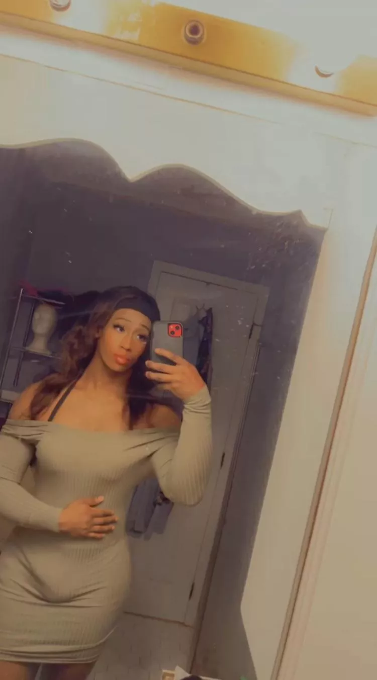 My little fella down there is definitely going wild🧱