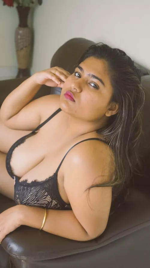 natural is just way better 😘 curvy