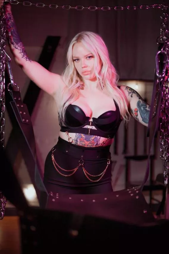 NSFW mommy for anal session and cum session If you’re a sissy bitch boy 🥵or newbie sissy 👿that want to get tasks Arrow up now…send a chats