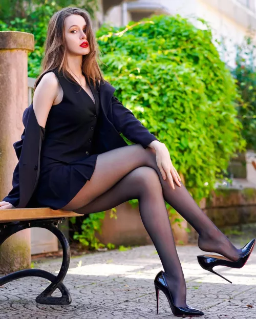 Obsessed with every detail of my outfit