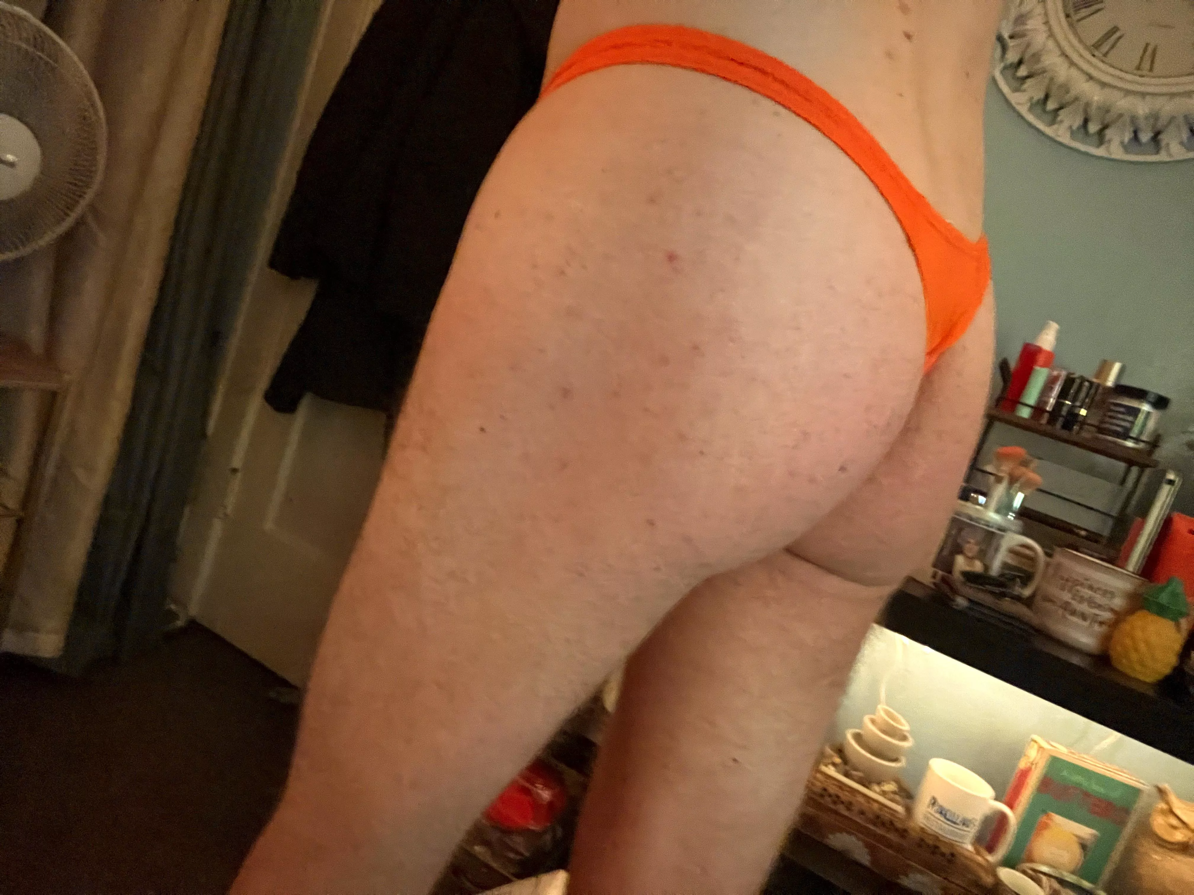 Oranges are very tasty and juicy 🍊