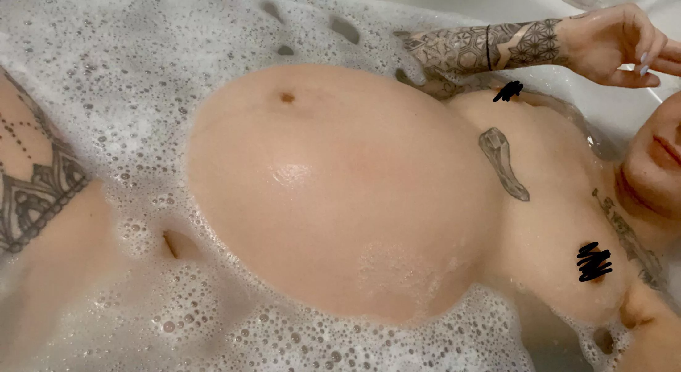 Ready to pop! Who wants to see more? 🥵