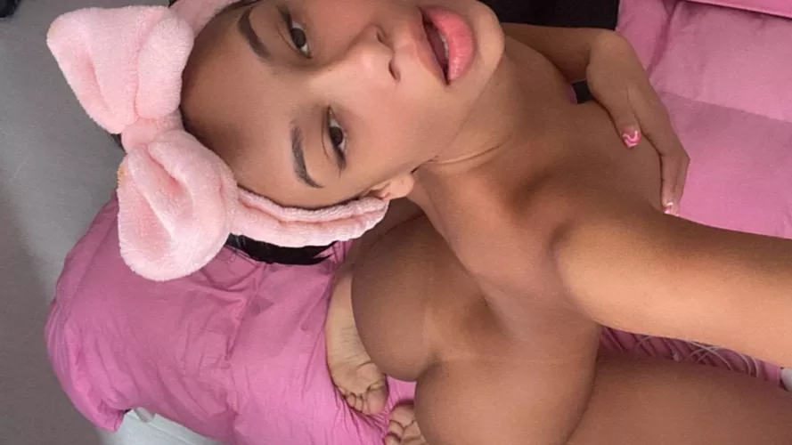 Say hi if you’d jerk off to nudes I sent you 😏💖