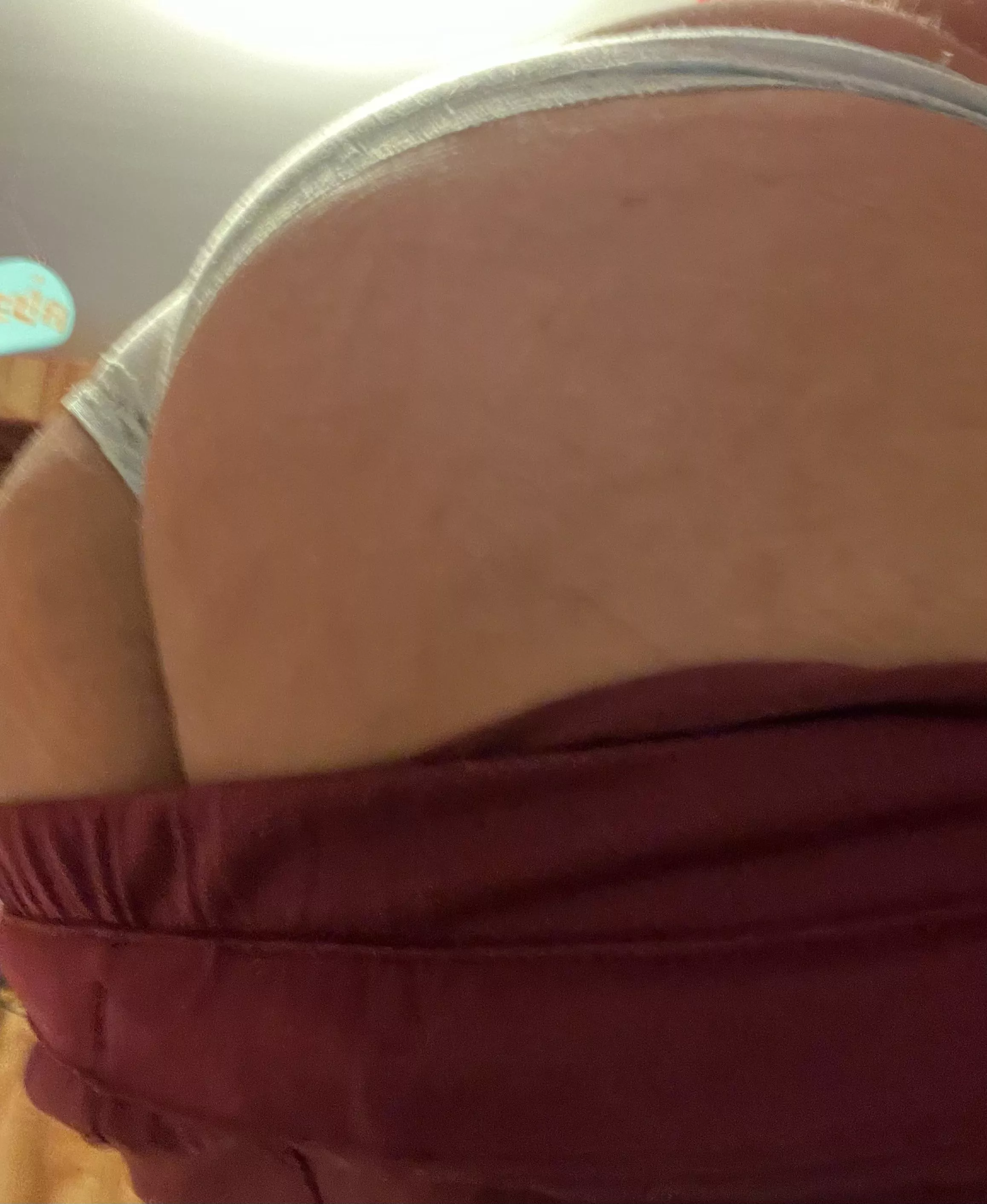 Scrubs down, booty out 🥂