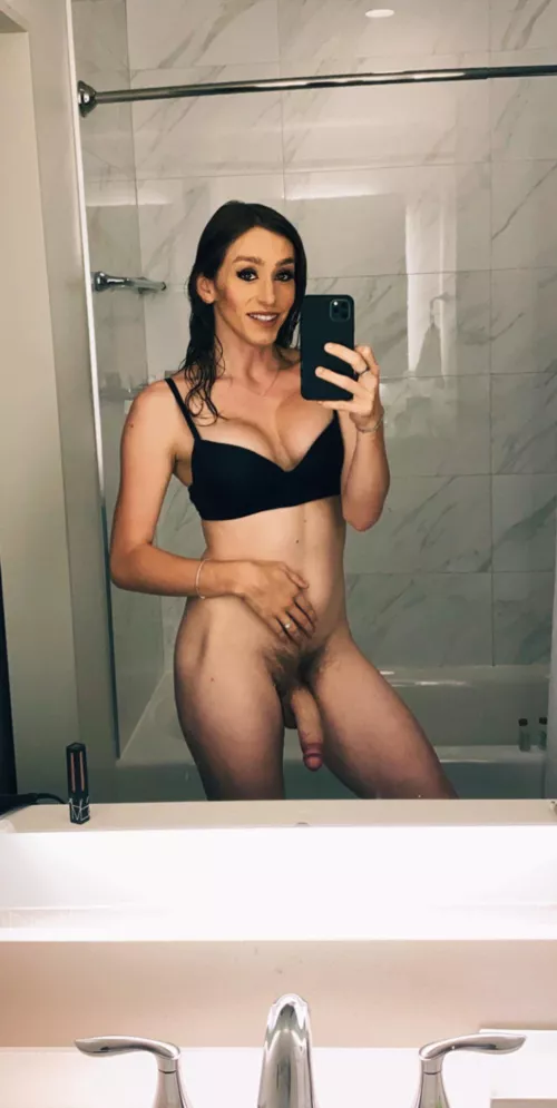 Someone text me 🥱