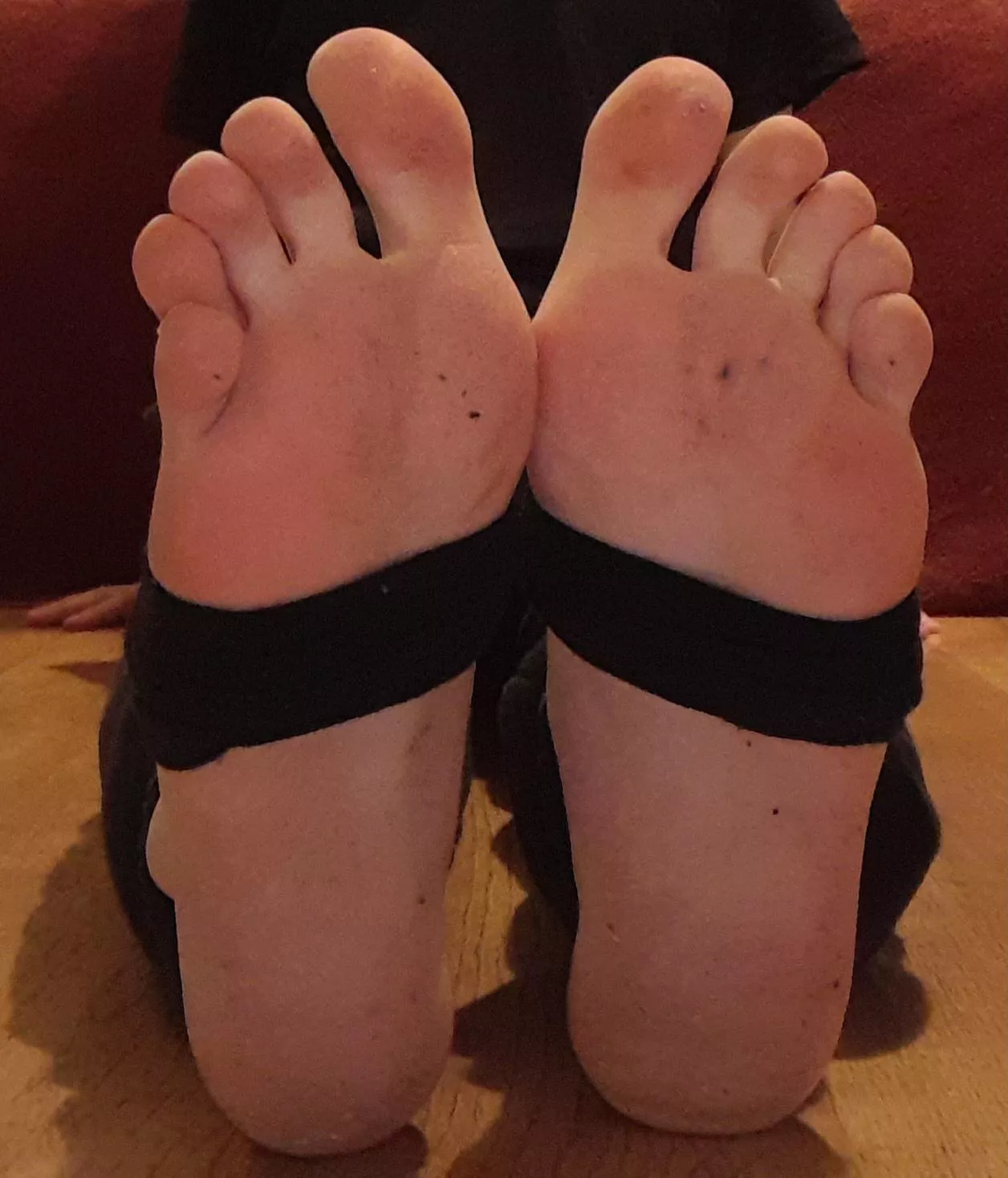 Suck on my long toes