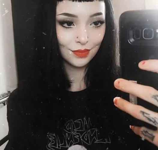 Upvote and you'll a task [domme]