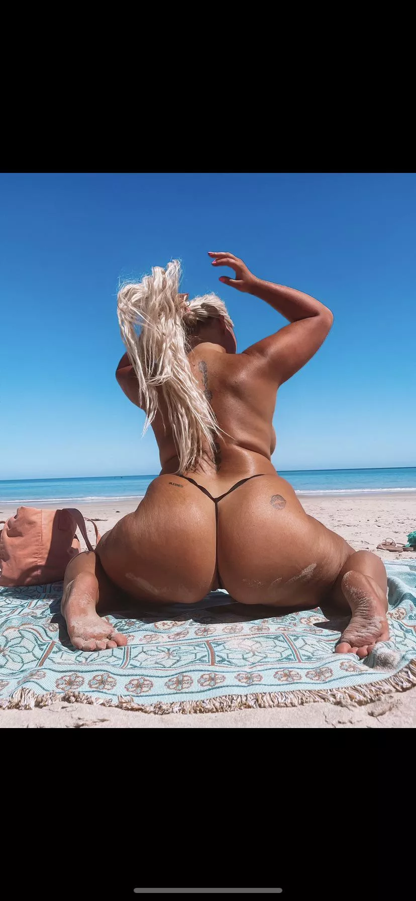 Wanna eat my pussy from the back daddy?🤤