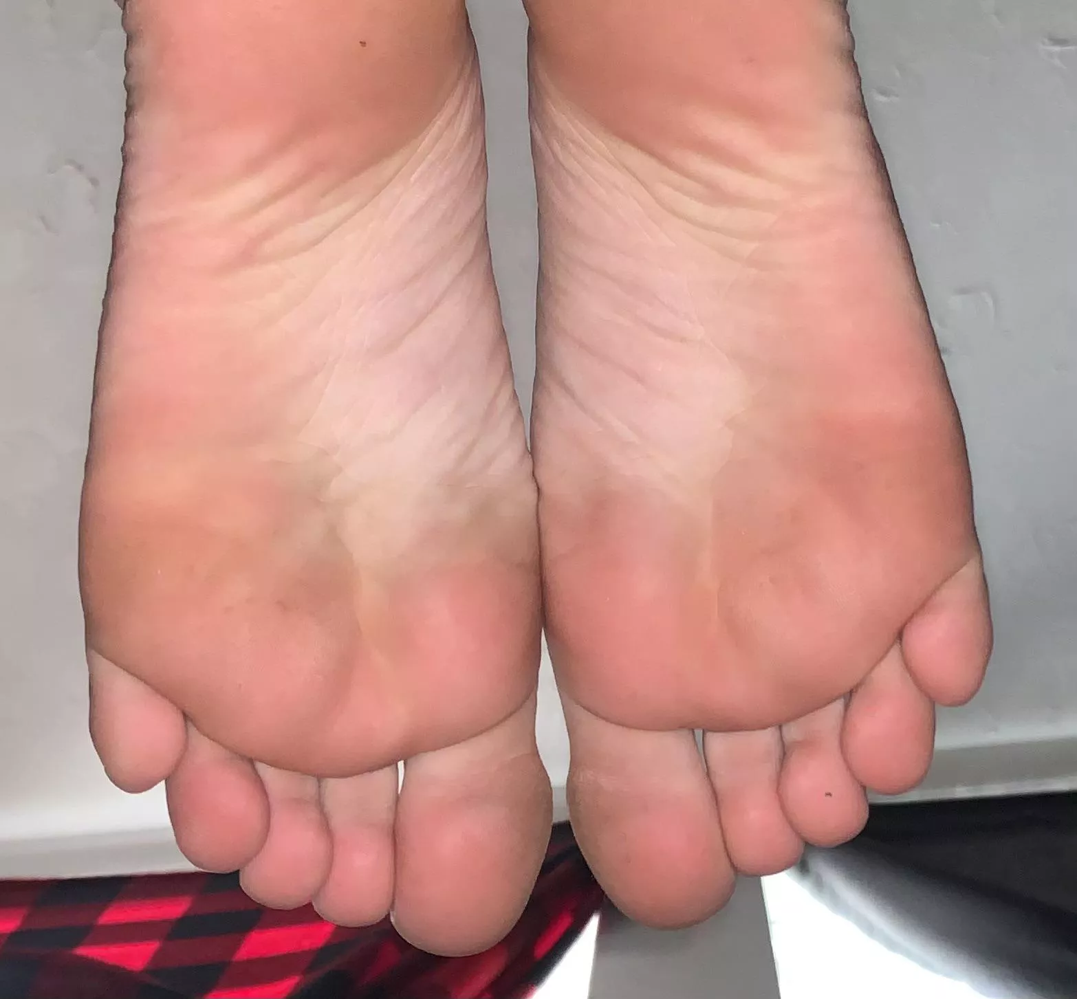 Where are my feet freaks?