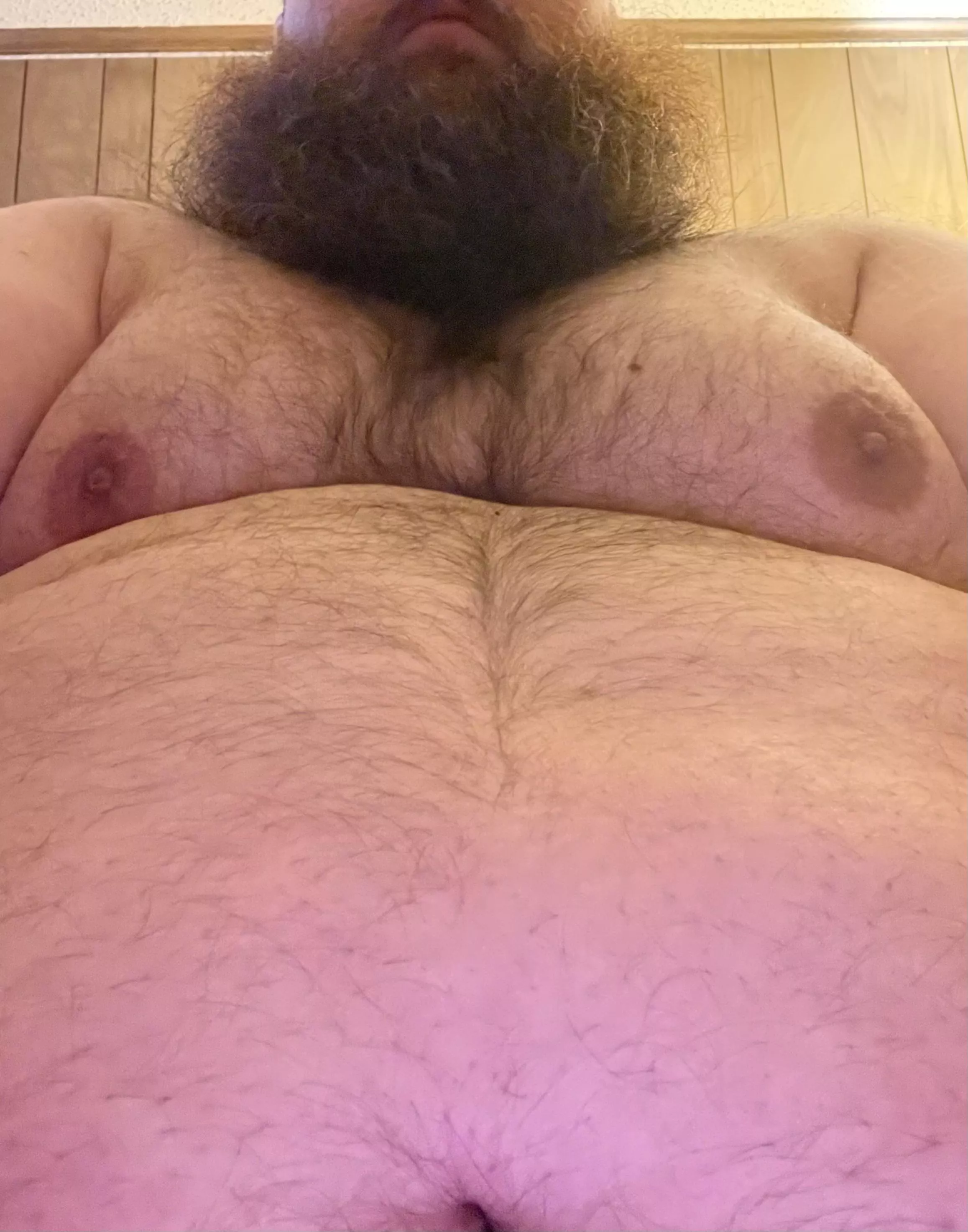 Where are the ladies that like big hairy bearded guys? Let’s chat and play. (31)