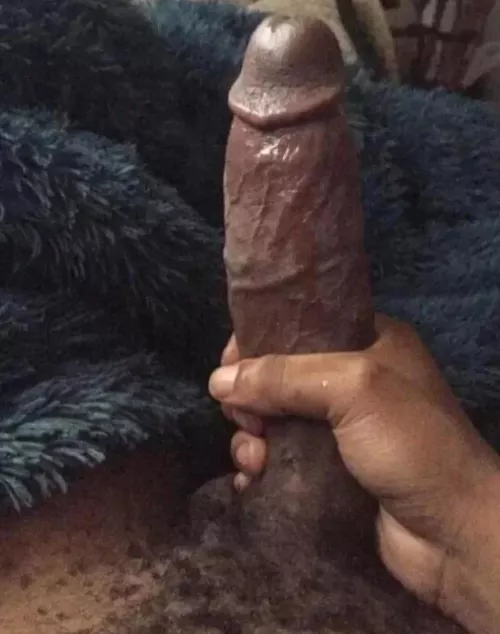 Who is taking care of daddy's dark chocolate meat? 🍫