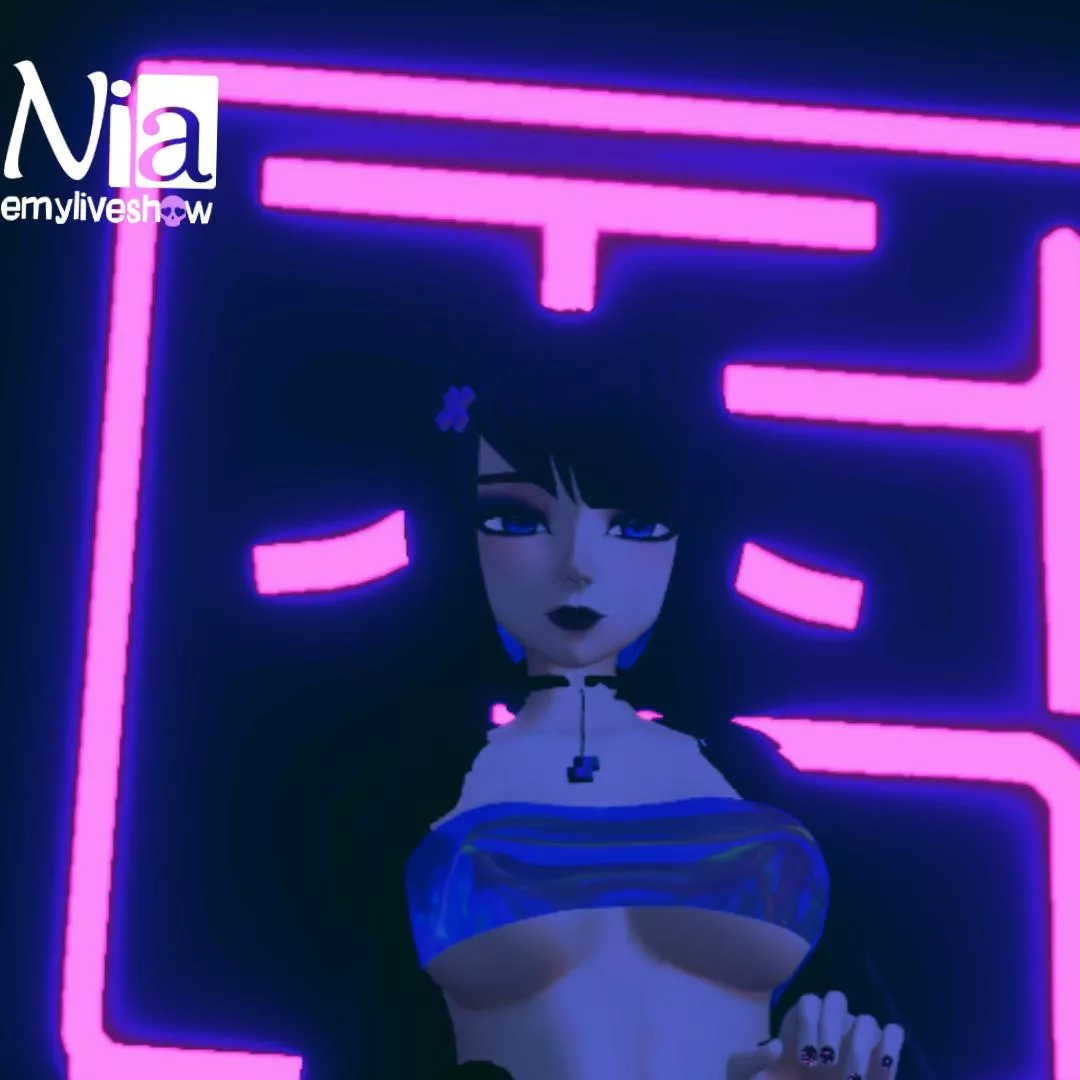 Who wants to party with me 😉💙 https://chaturbate.com/emyliveshow