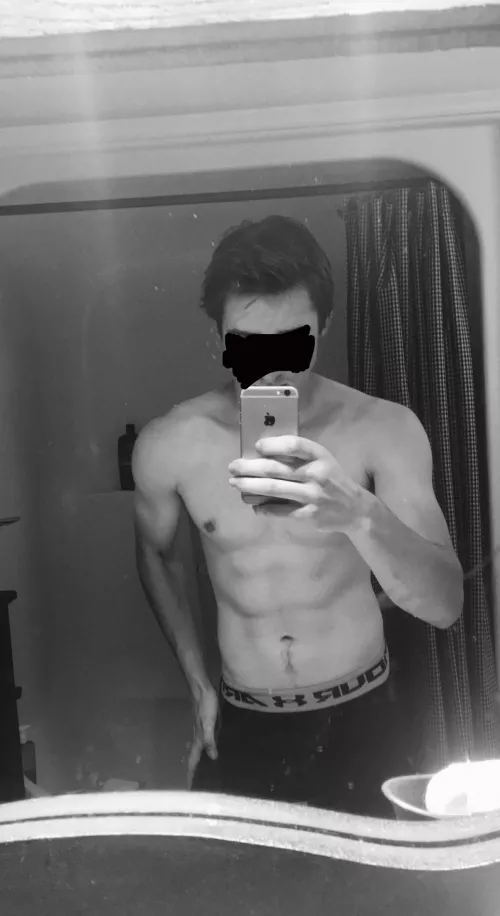 Who wants to watch me be a slut? 😇