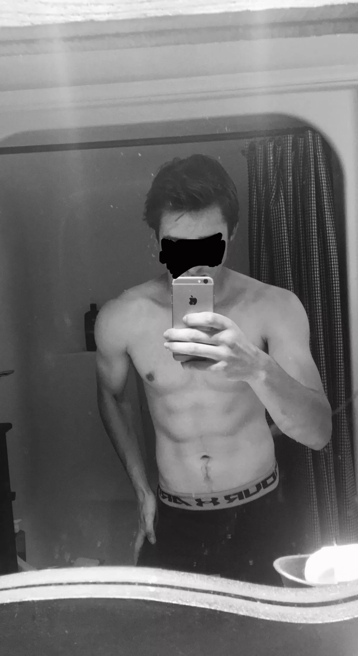 Who wants to watch me be a slut? 😇