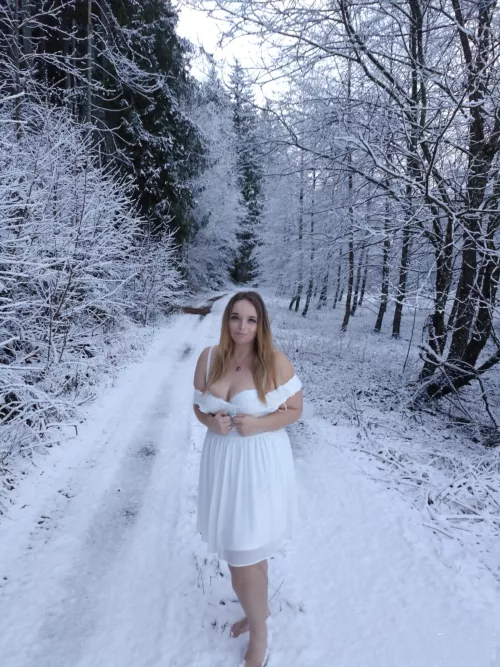 Winterloveshooting 🥰IG: @anna_mag_man_eben