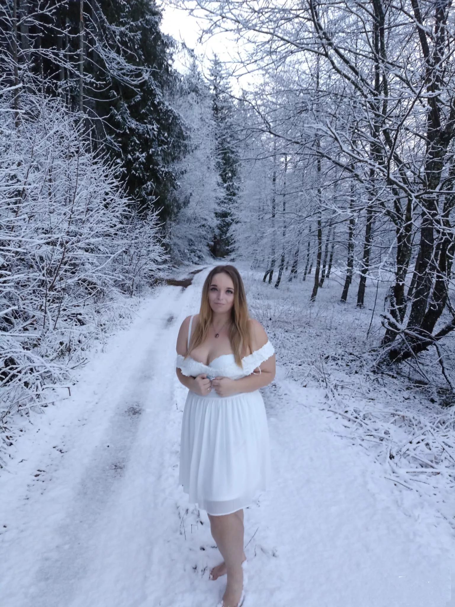 Winterloveshooting 🥰IG: @anna_mag_man_eben