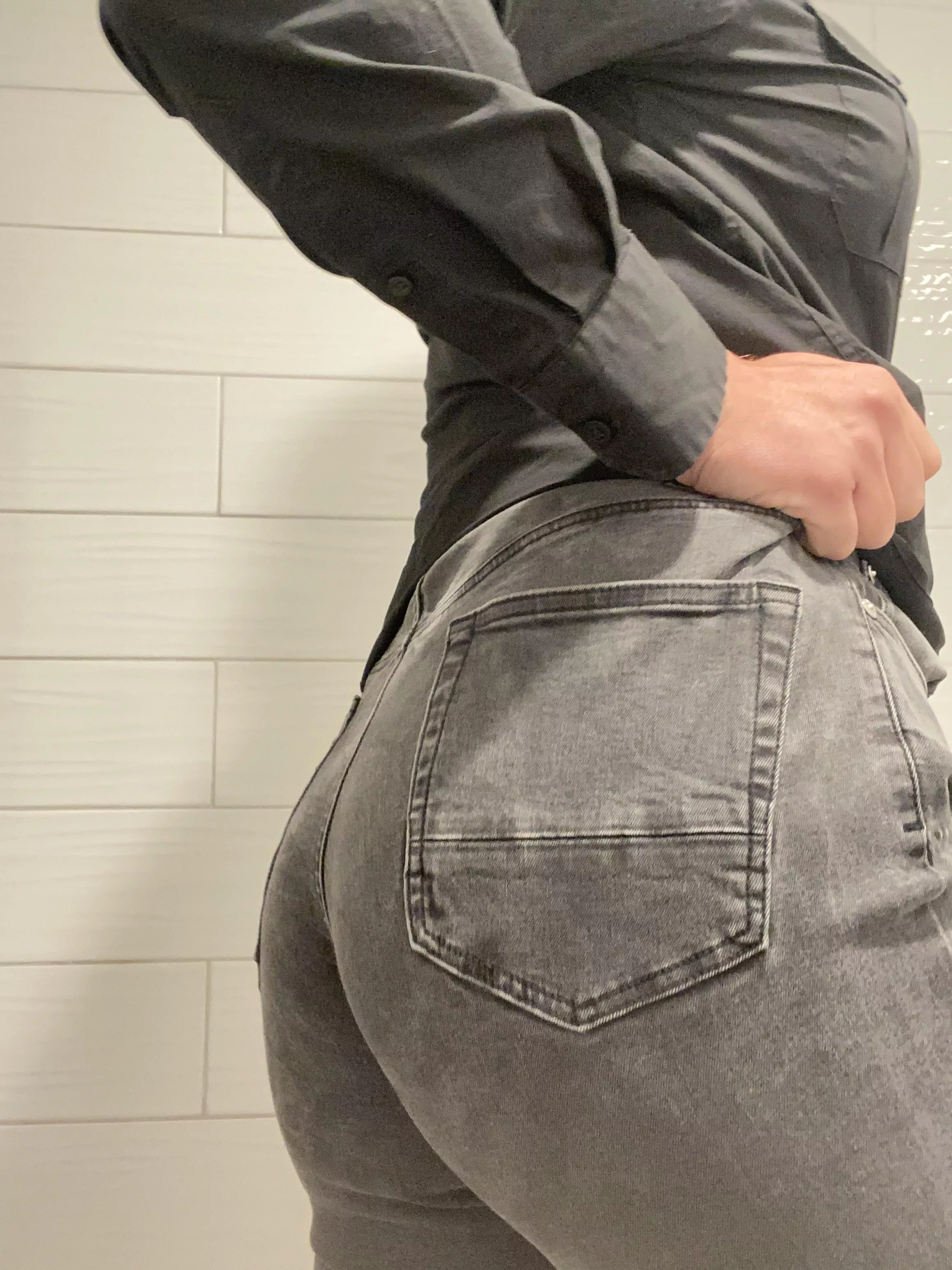 Would you check out your femboy waitresses ass?