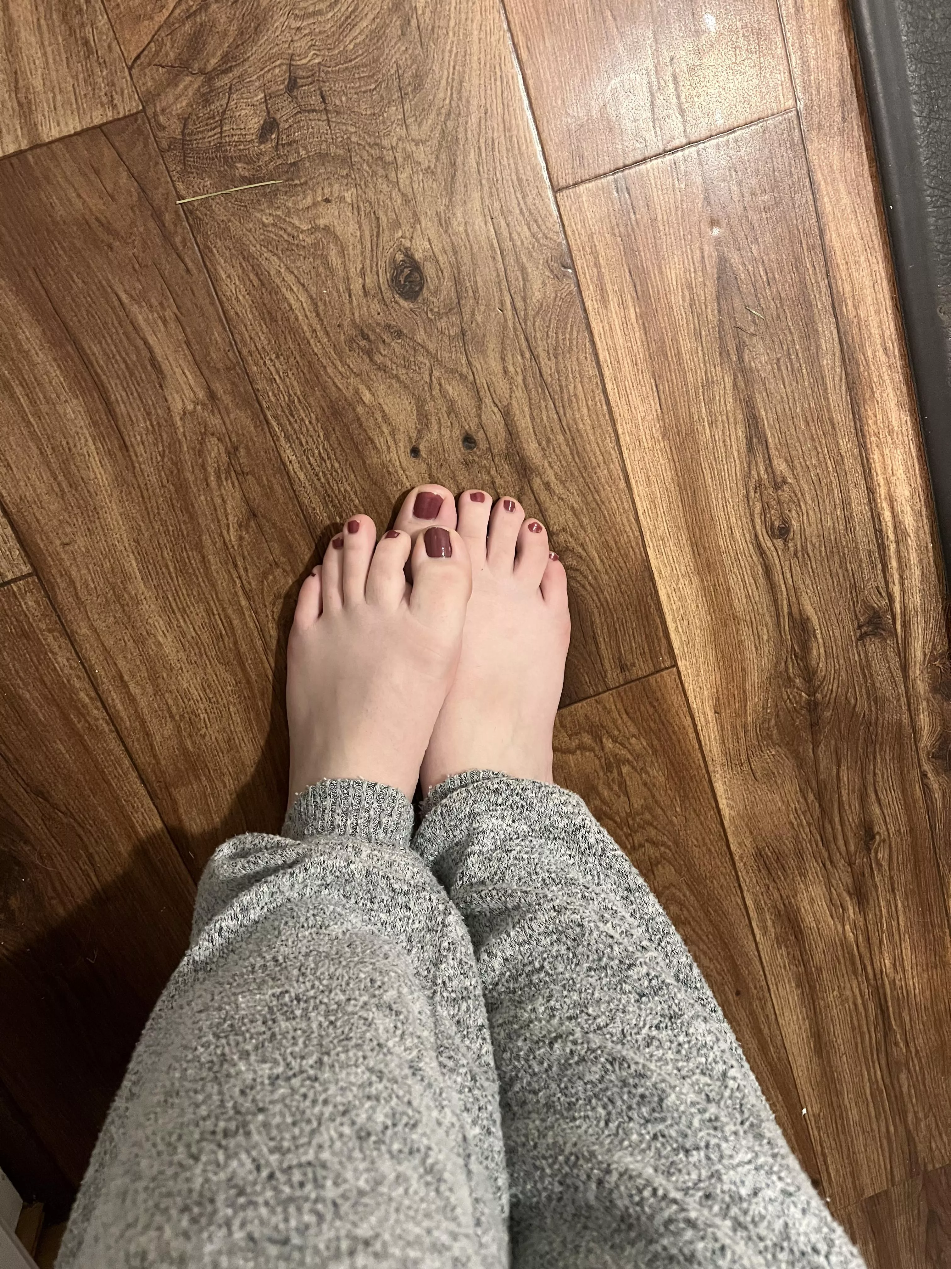 Would you tickle my feet? 😘😉