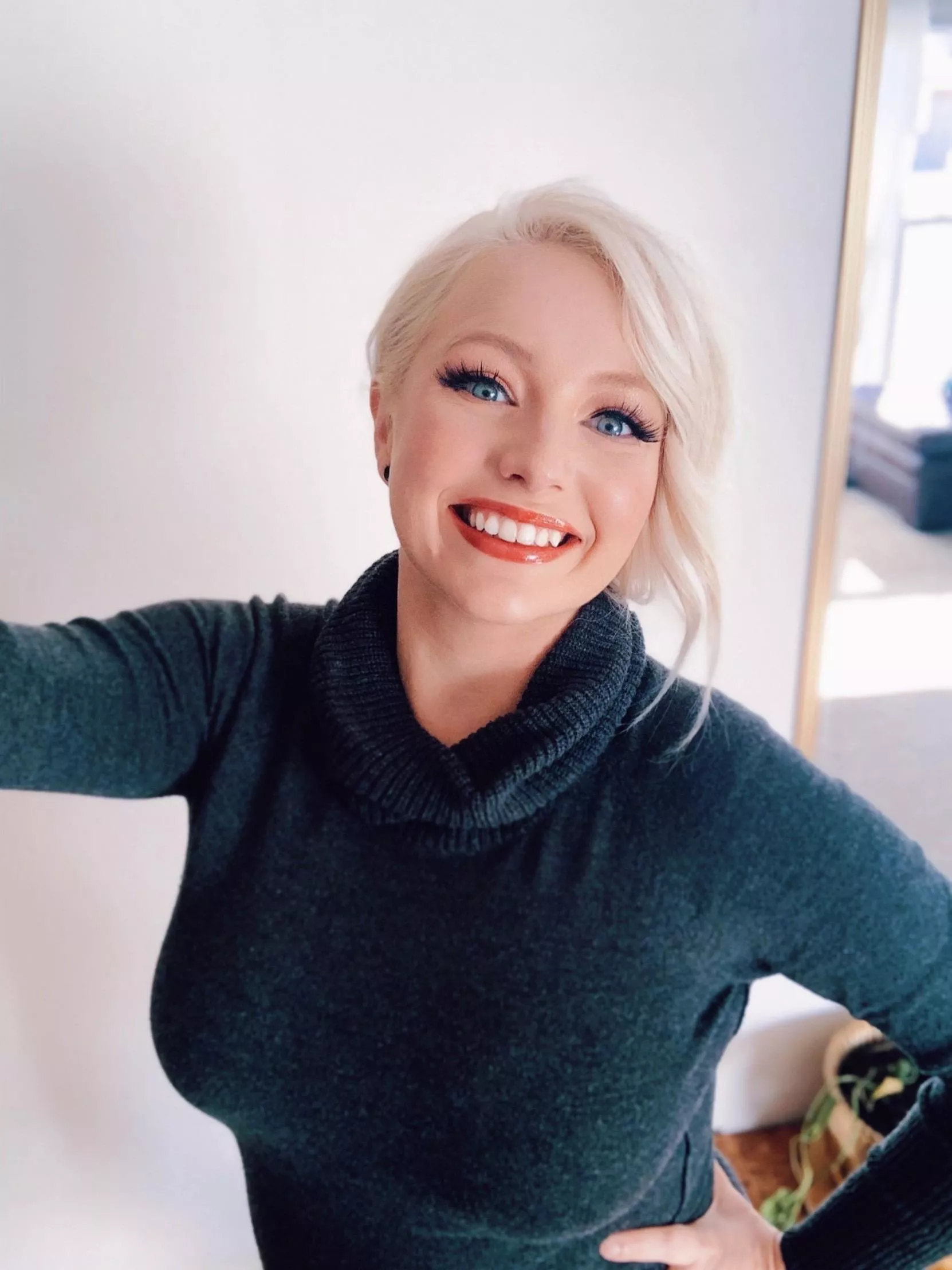 you can daydream about cuddling with me if you need an escape ♡