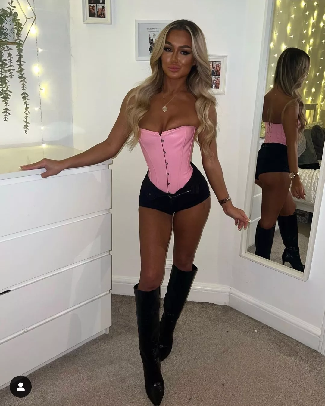 You can leave those boots on !