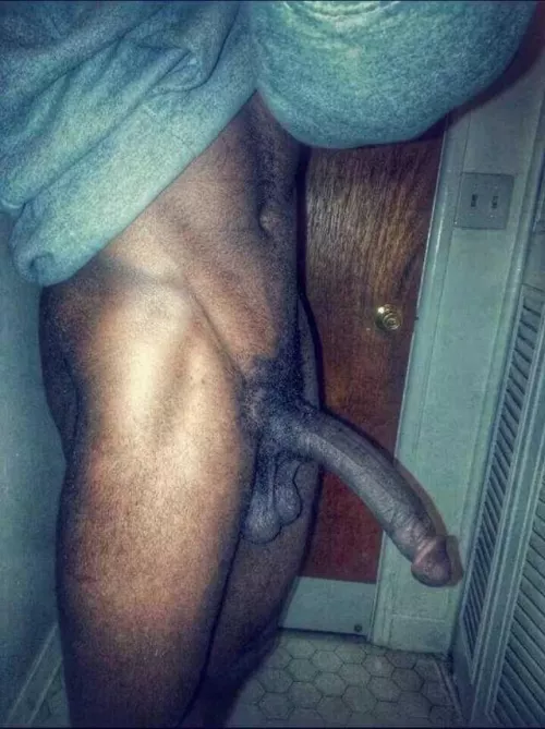 24 years old Huge dick for white big ass bottoms