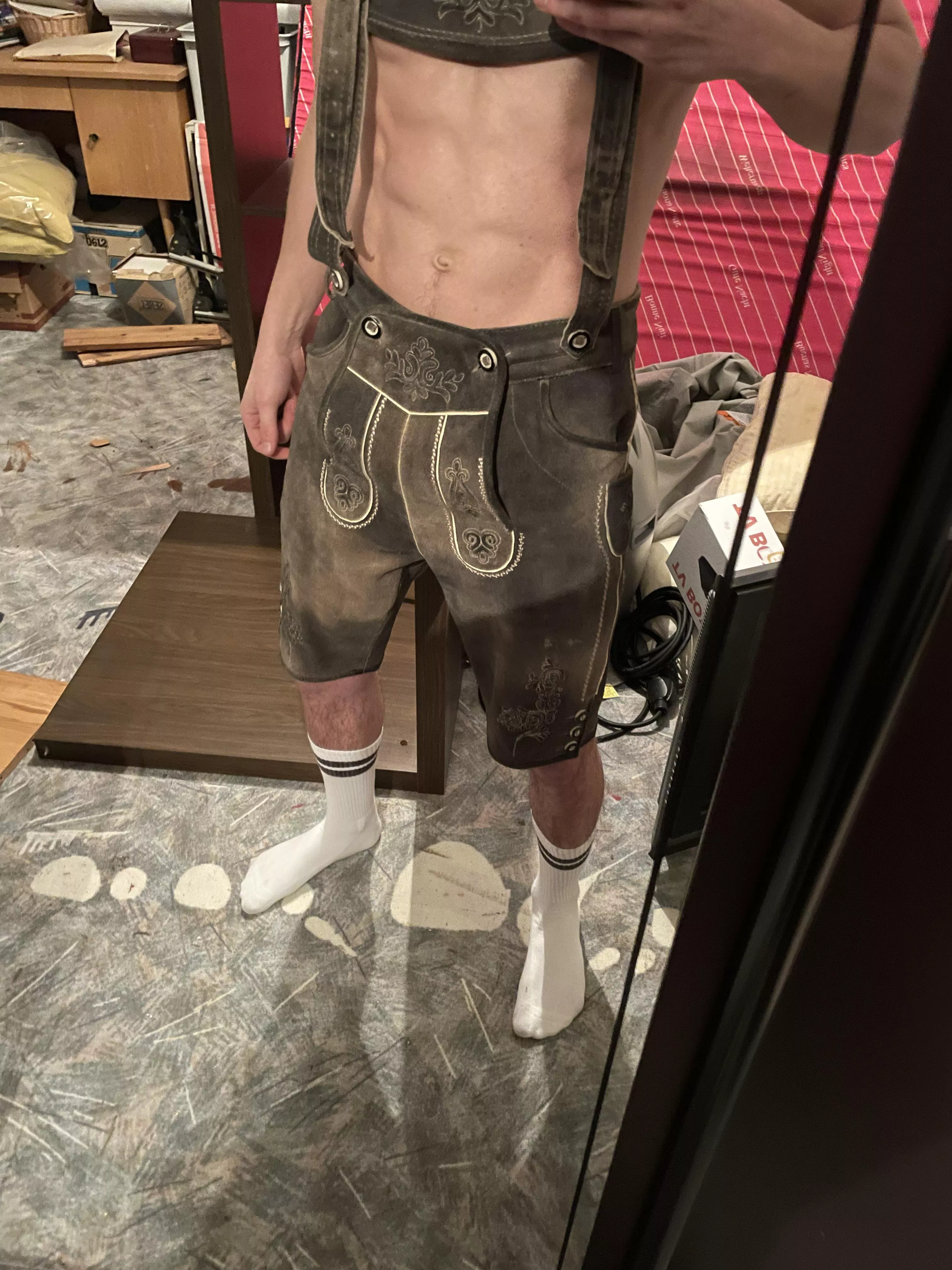 28 M how you like my tiroler outfit?