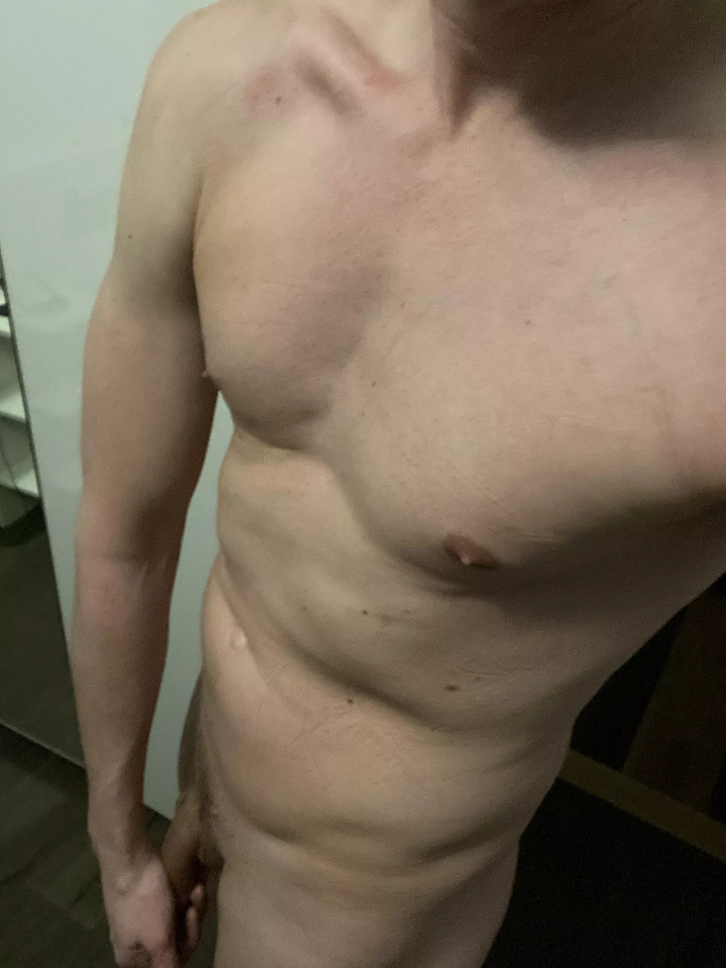 35 years old fit guy with a daddy look. Looking for hot/fit guys that show off face and body. Add me @hellogayguyss