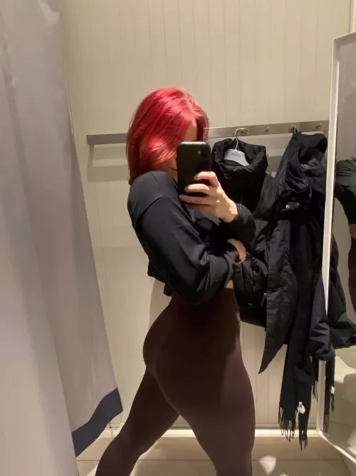 A little selfie before leg day