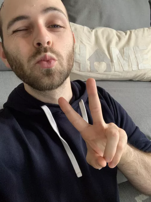 Anyone have a fuecoco egg they would trade me for a sprigatito egg? It’s my last Pokémon to get before I complete the scarlet dex!