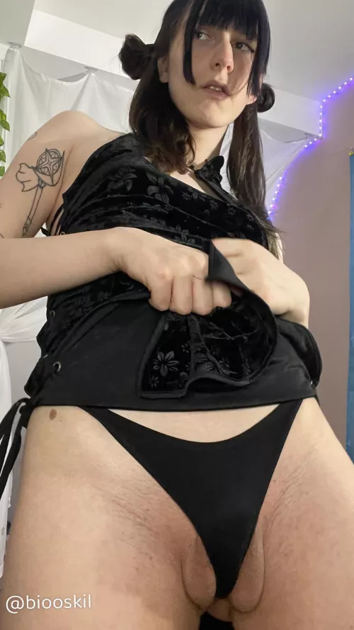 Are the panties staying or will you take them off for me ?