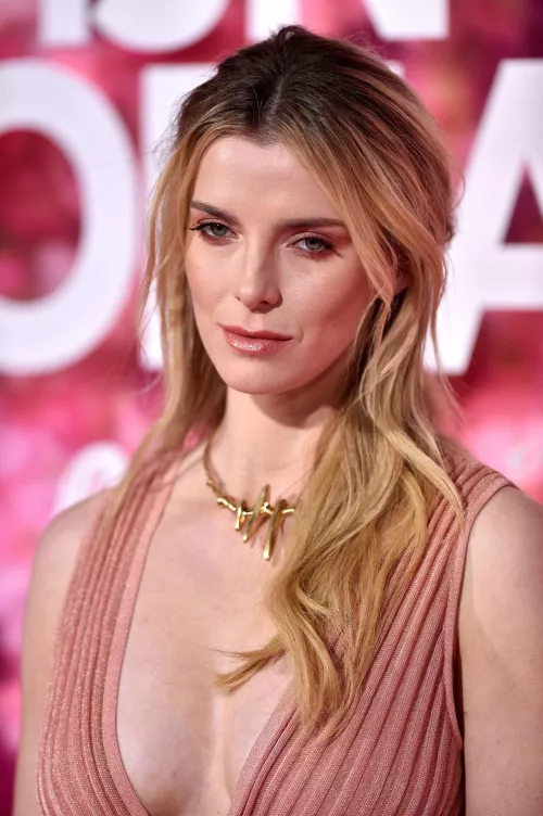 Betty Gilpin