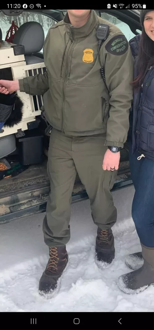 Can anyone identify thess boots?