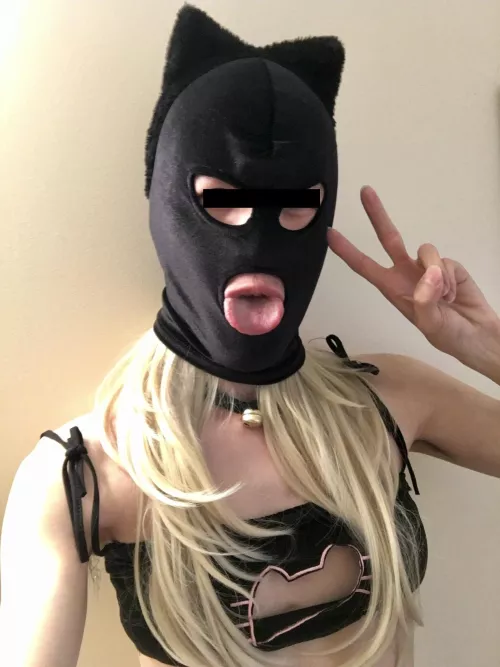 Come empty your balls in my mouth 🥰