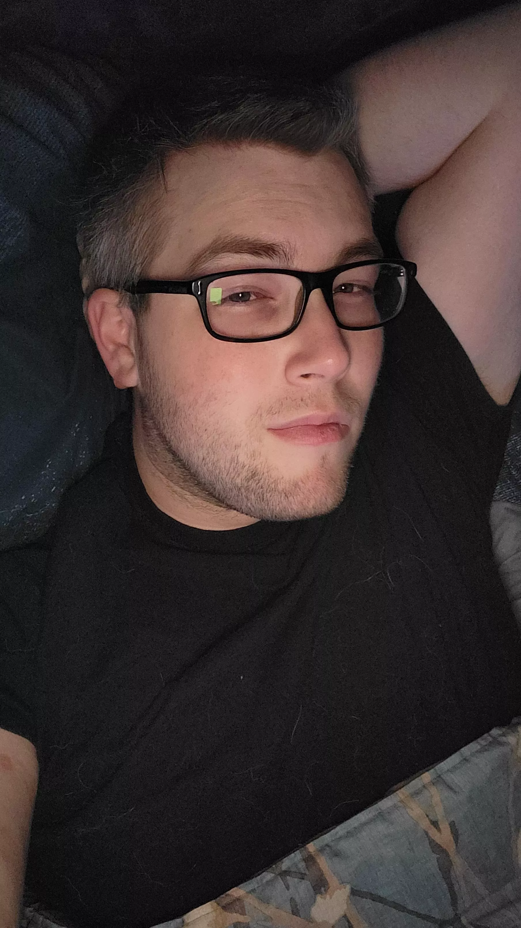 Come give me a reason to stay in bed? Taking applications for big spoons 😁