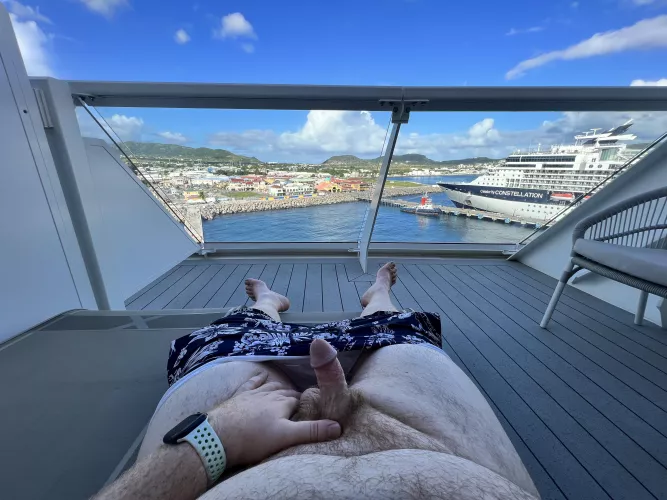 Cruising for someone to jump on each others main sail